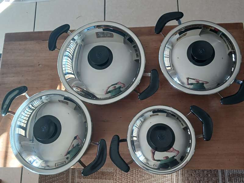 AMC Pots,4 Piece Set with 2 Accessories
