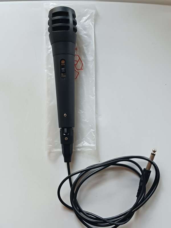Microphone - Make - Dynamic ( in a great condition,looks unused.)