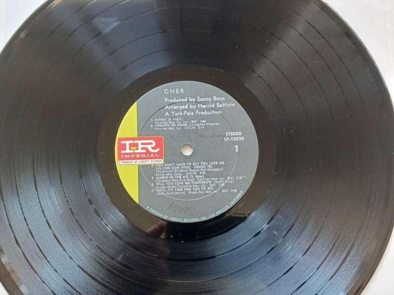 Cher - Cher   ( 1966 US released LP ))