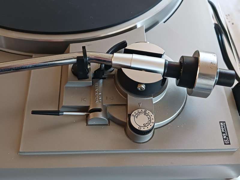 Sansui P-50  -   Turntable in a clean working  condition