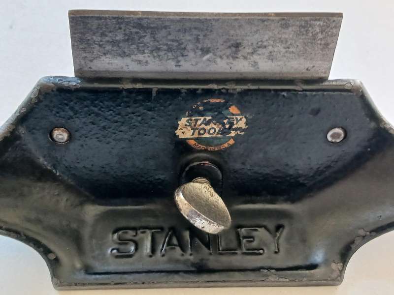 Vintage Stanley Wood Plane No. 80 made in USA - in a good used working condition.