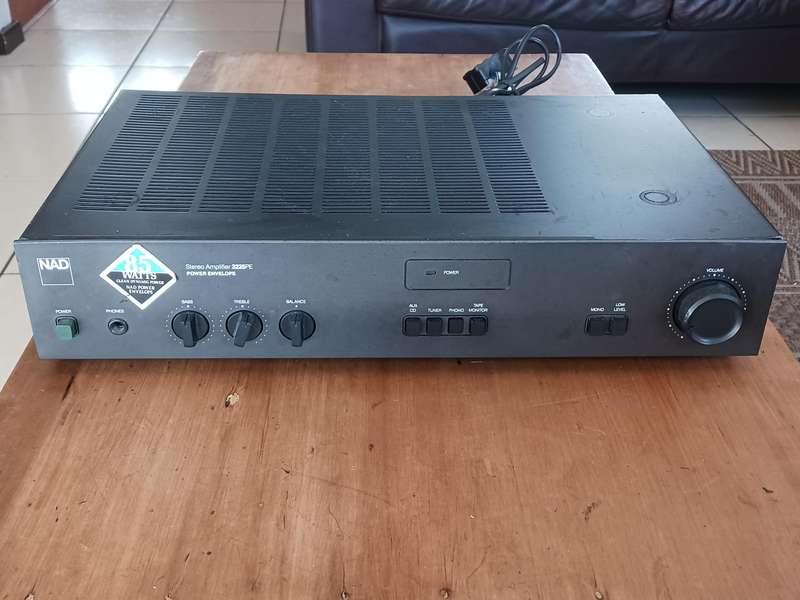Nad Stereo Integrated Amplifier Model 3225PE  ( 25 watts per channel.)