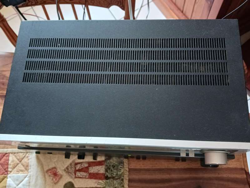 Vintage Pioneer - AM / FM  Stereo Tuner  TX - 520       ( in a good working condition )