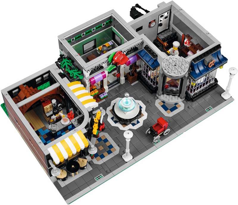 New LEGO Creator Expert Assembly Square Modular Building - New in Sealed Box - Discontinued (10255)