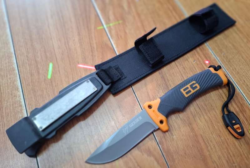 BEAR GRYLLS GERBER SURVIVAL KNIFE