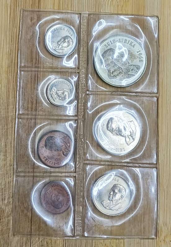 SA Mint sets R1 is 80% silver. Bid per a set to take all.