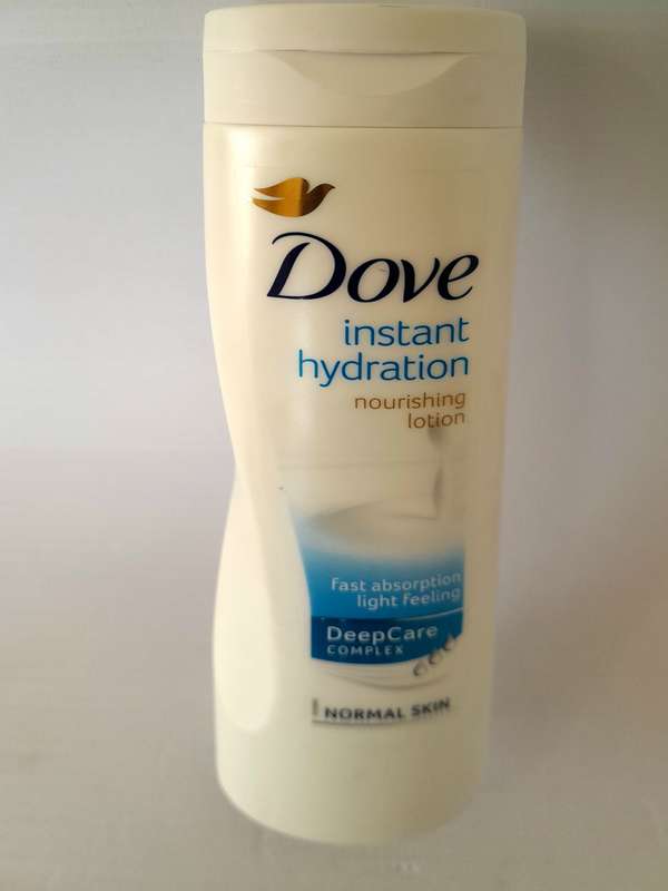 Dove Instant Hydration Nourishing Lotion For Normal Skin 250ml