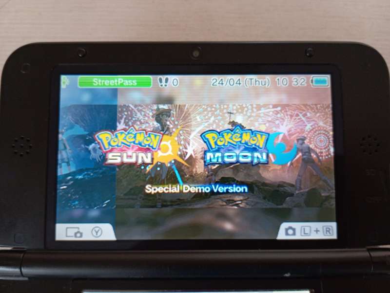 Nintendo 3ds xl - pokemon x and y limited edition - red handheld