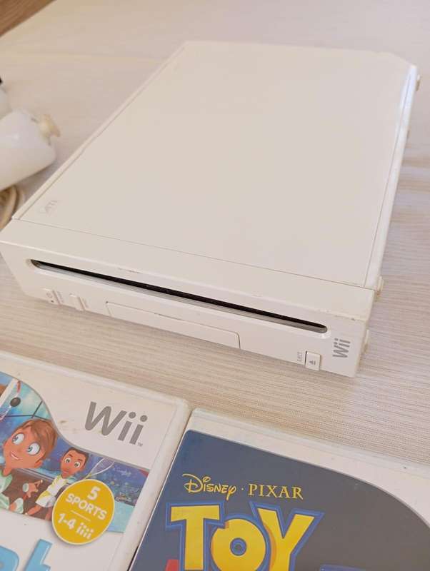 Nintendo Wii Console complete system with extra games
