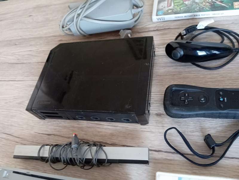 Wii console complete with games
