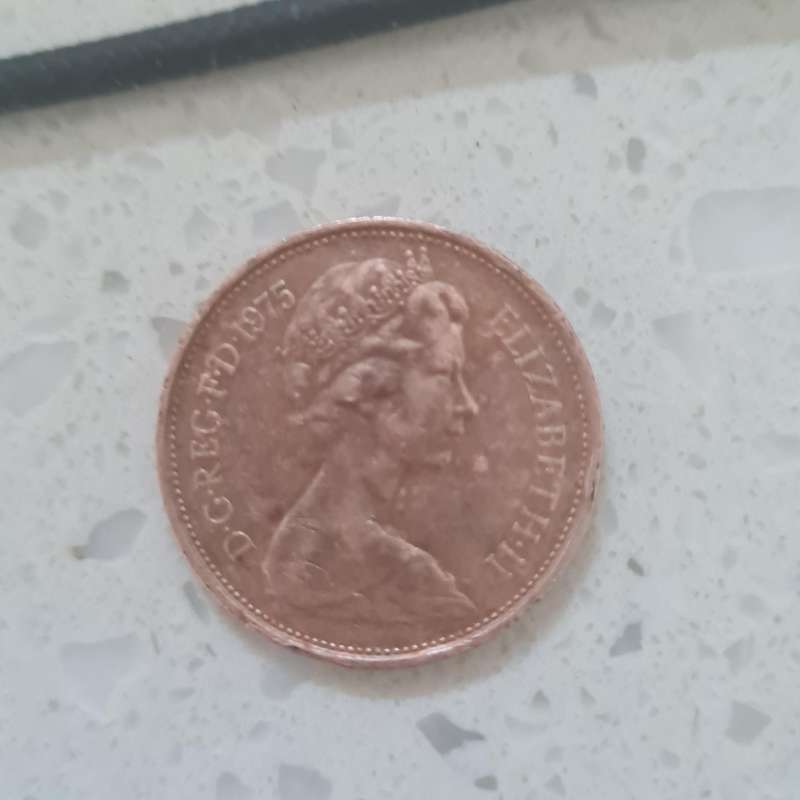 2 new pence rare 1975 British coin