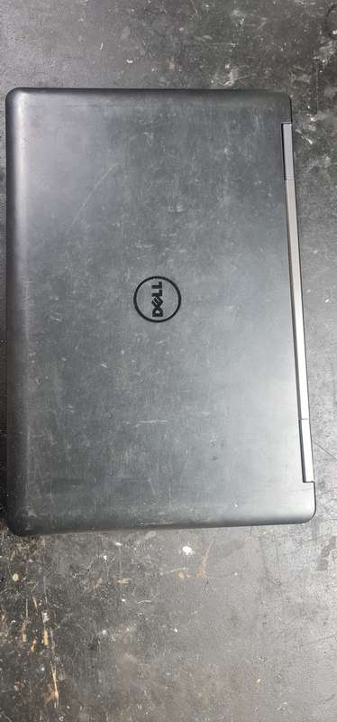Dell i5 E5540 (Fixer Upper) (For Spares or Repair) (Switches on!)