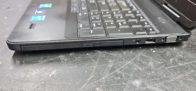 Dell i5 E5540 (Fixer Upper) (For Spares or Repair) (Switches on!)