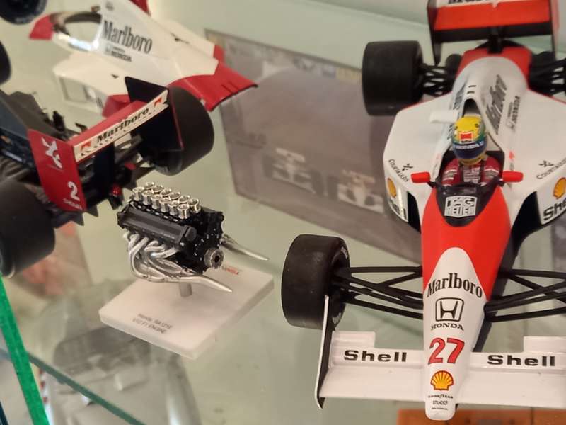 Honda RA121E V12 F1 engine - 1991/2 - Display stand - TSM 1/18