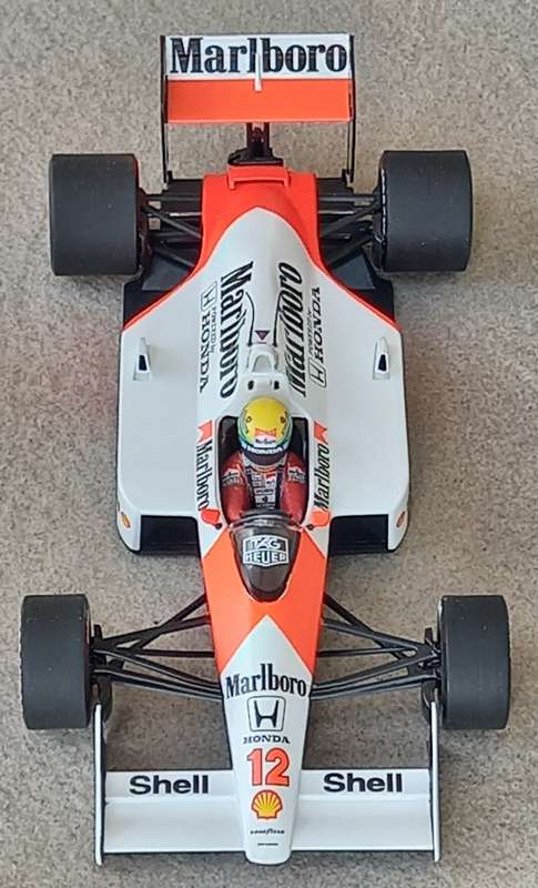 Marlboro-McLaren MP4-4 - 1988 World Champion - Senna - Minichamps 1/18