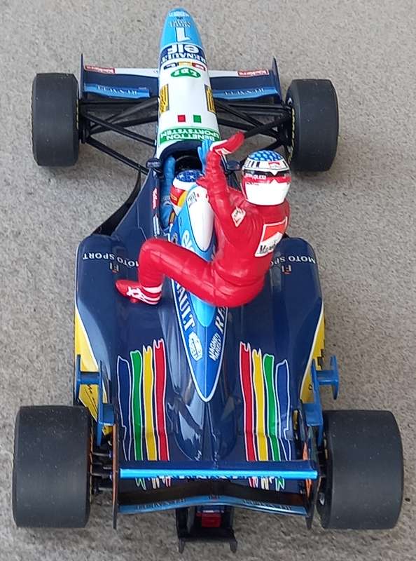 Benneton B195 taxi - 1995 World Champion Michael Schumacher / Alesi (Ferrari) taxi - Minichamps 1/18