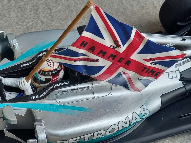 Mercedes W05 - Hamilton World Champion 2014 - Abu Dhabi - Spark 1/18