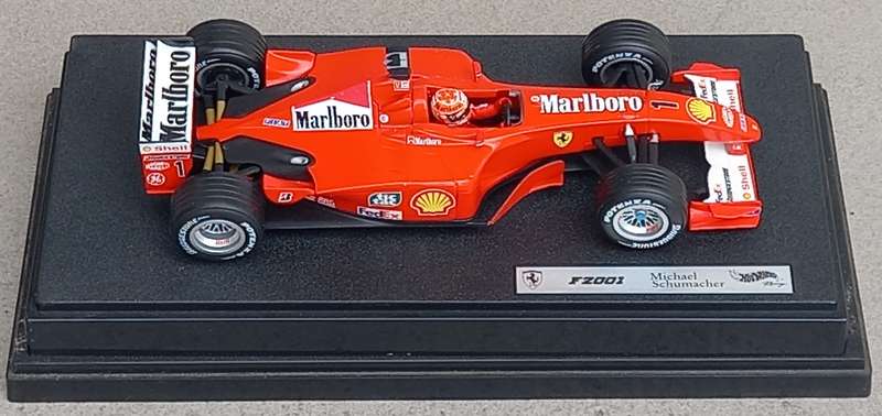 Marlboro Ferrari F2001 - Schumacher - 2001 World Champion - Hot Wheels 1/18