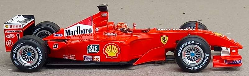 Marlboro Ferrari F2001 - Schumacher - 2001 World Champion - Hot Wheels 1/18