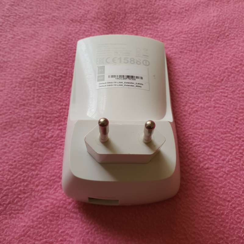 TP-LINK AC750 WiFi Range Extender (RE200)