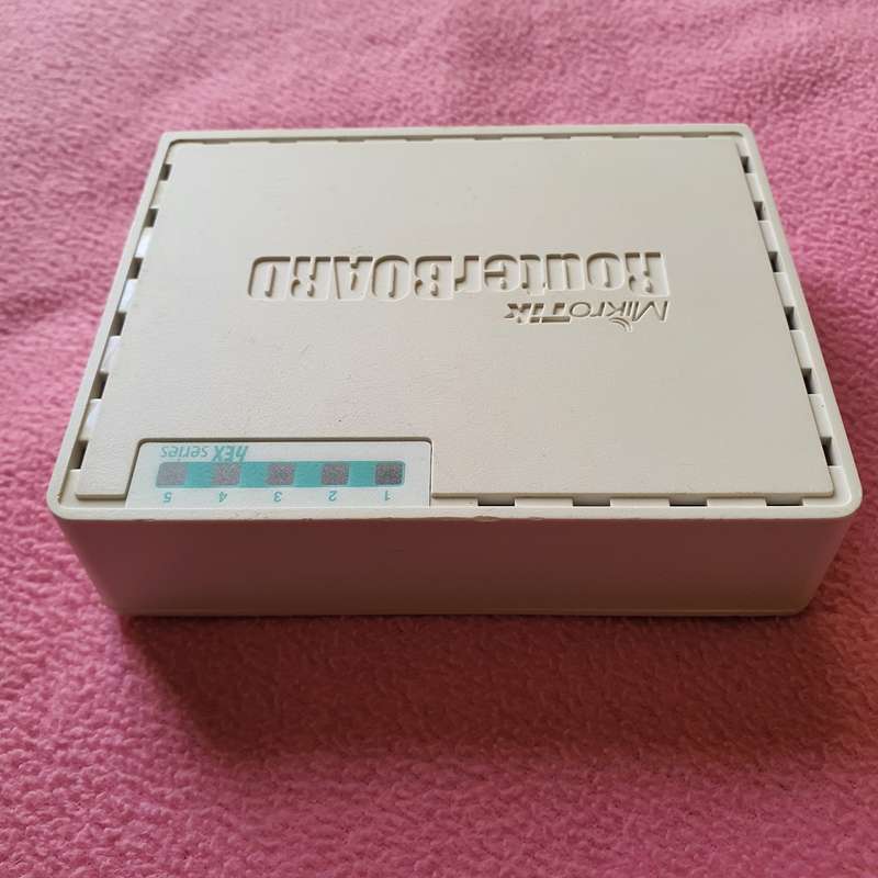 MikroTik hEX Lite RB750R2