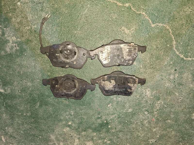 golf 4 1.8t brake pads needs to be rubbed down and installed .