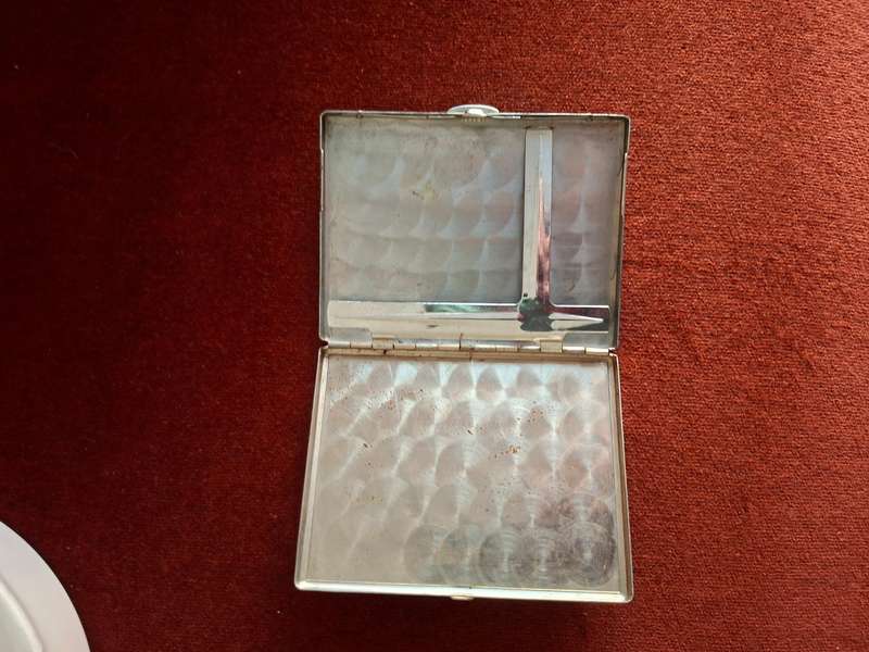 CIGARETTES HOLDER
