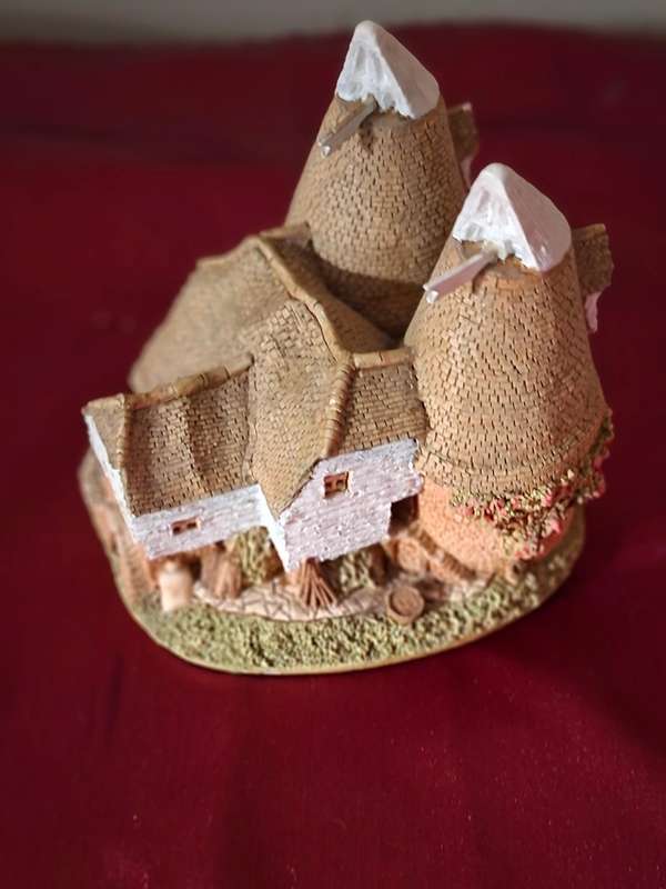 LILLIPUT LANE THE KENTISH OAST-HOUSE