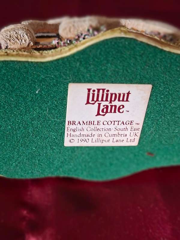 LILLIPUT LANE  THE BRAMBLE COTTAGE