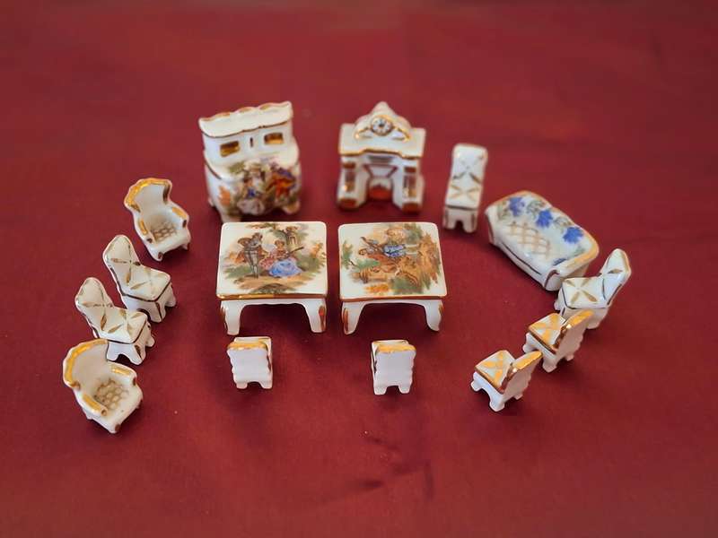 LIMOGES FRANCE 15 PIECES (CHAIRS/TABLES/