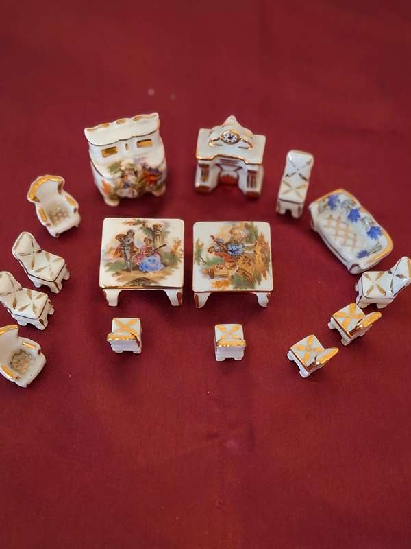 LIMOGES FRANCE 15 PIECES (CHAIRS/TABLES/