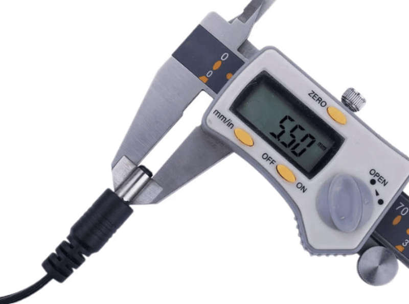 USB 5Volt to 12Volt Dc-connector(2.1mm) for KIRISUN PT446 radio charging.