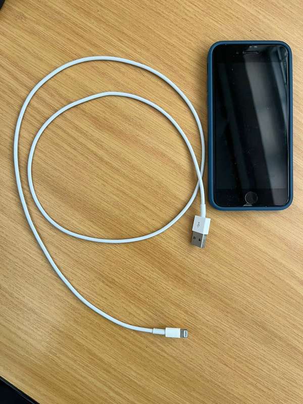 IPHONE SE (2nd Gen - very similar to iPhone 11) - Great deal!