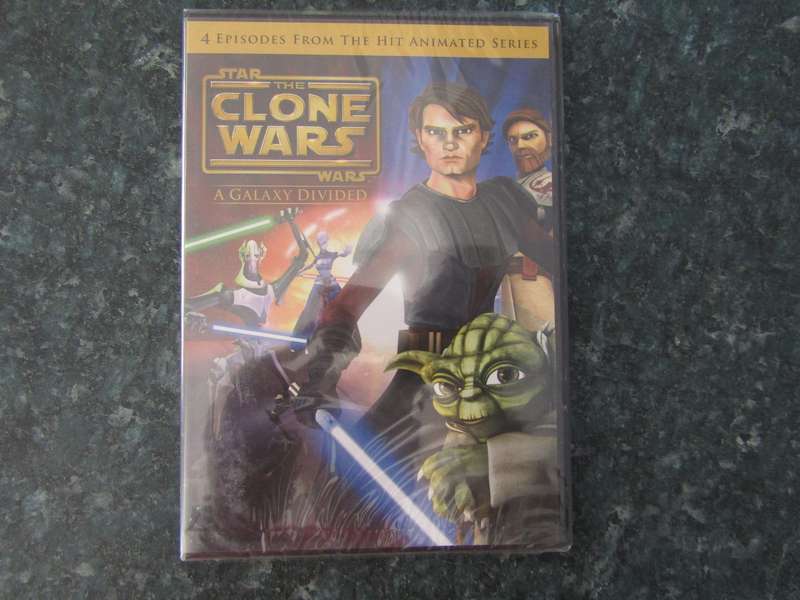 Star Wars Clone Wars: A Galaxy Divided (DVD)