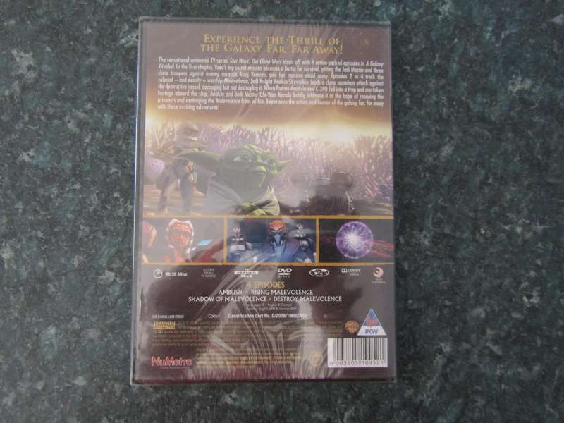 Star Wars Clone Wars: A Galaxy Divided (DVD)