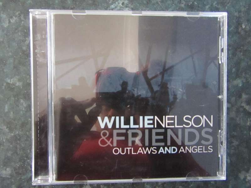 Willie Nelson & Friends - Outlaws And Angels (CD)