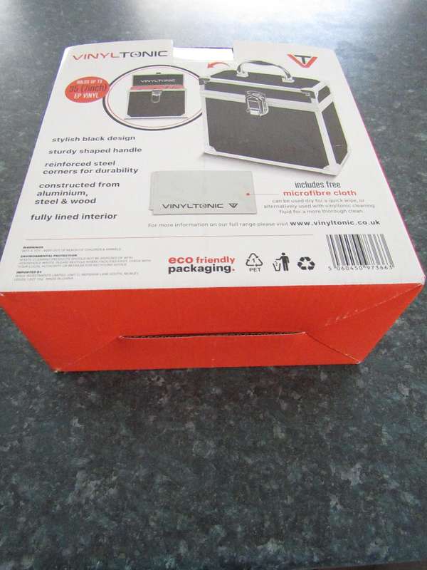 VT05B - 7" VINYL STORAGE CASE (BLACK)