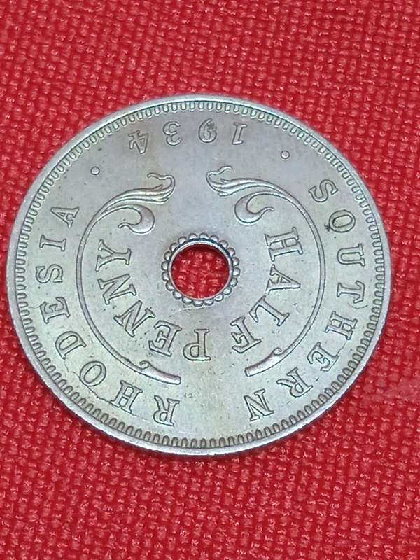 1934 SOUTHERN RHODESIA HALF PENNY WITH DIE CRACK ERROR