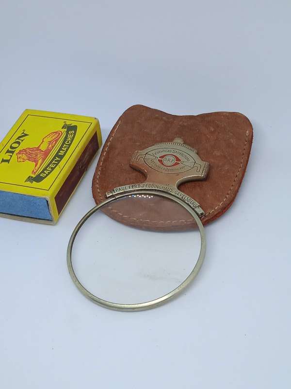 RARE VINTAGE MAGNIFIER