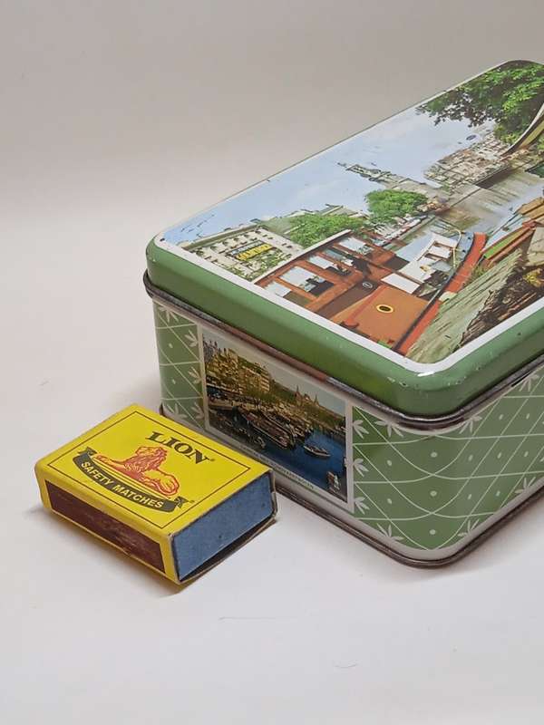 VINTAGE DUTCH TIN