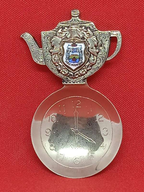 VINTAGE TABLE MOUNTAIN TEA CADDY SPOON