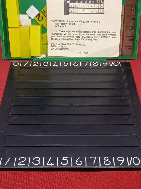 MINI STRIPS AND MAXI-PROBLEMS VINTAGE EDUCATIONAL TOY