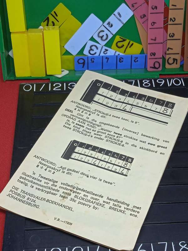 MINI STRIPS AND MAXI-PROBLEMS VINTAGE EDUCATIONAL TOY