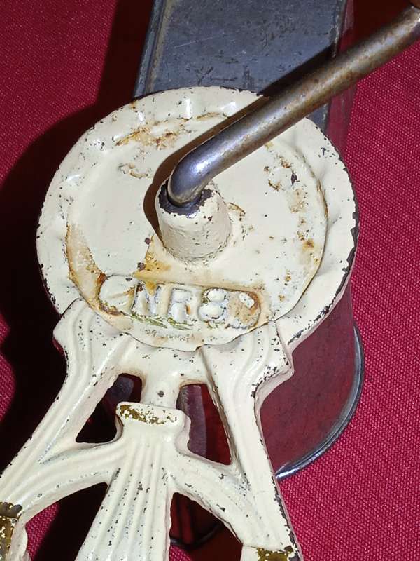 VINTAGE TABLE-TOP GRATER
