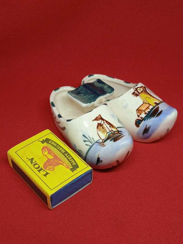 VINTAGE CAPRI CERAMIC SHOES