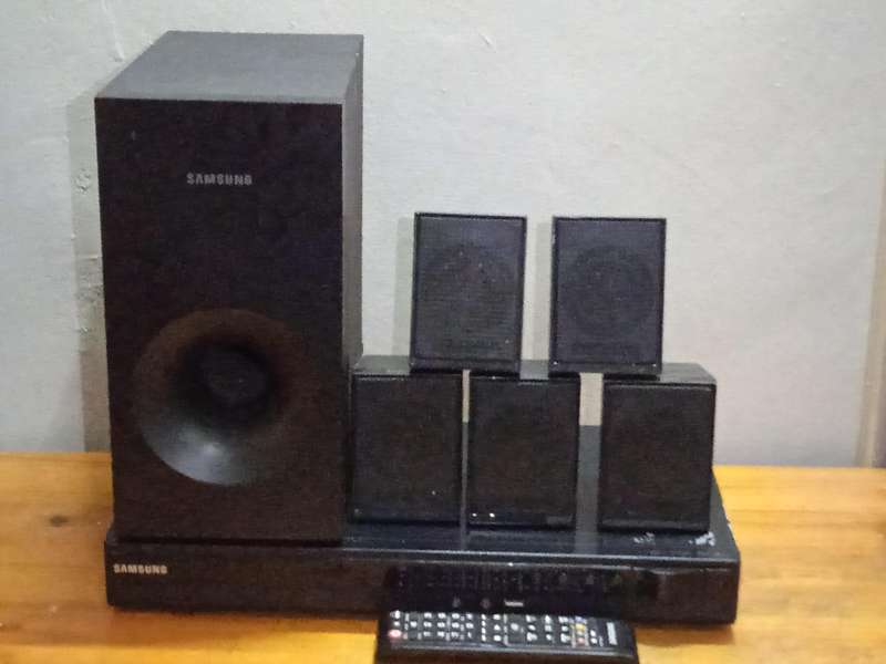 SAMSUNG HT-E330K HOME THEATRE SYSTEM