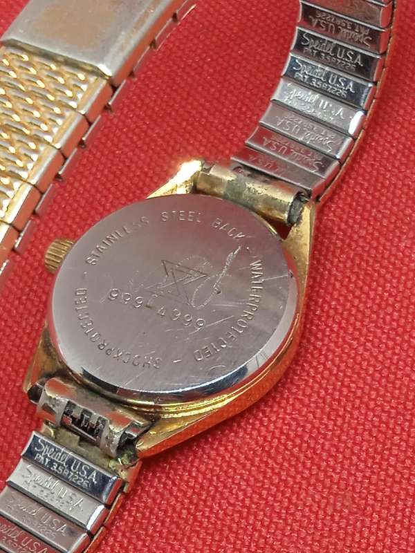 VINTAGE DELFIN EDOX LADIES WATCH(NOT WORKING)