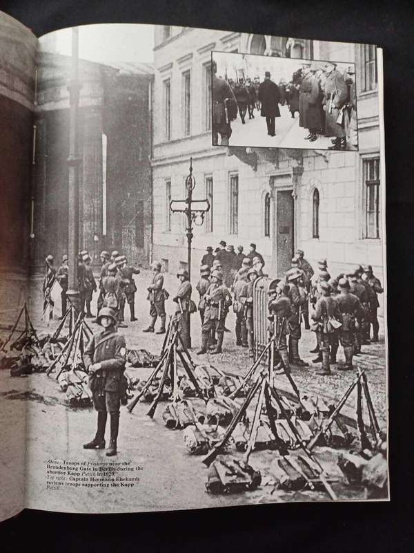 THE ILLUSTRATED HISTORY OF THE THIRD REICH  BOOK - JOHN BRADLEY