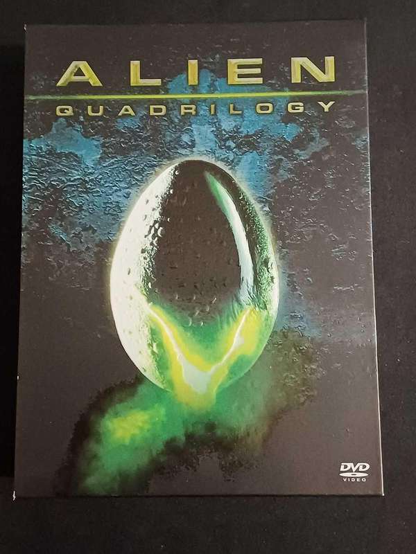 ALIEN QUADRILOGY  - 9 DVD BOX SET + BOOKLET