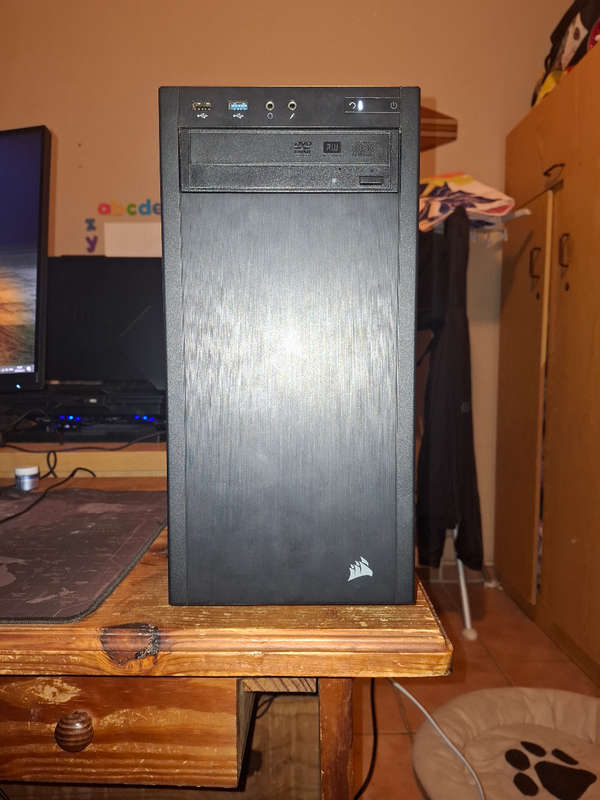 Ryzen 3pro 2200g pc